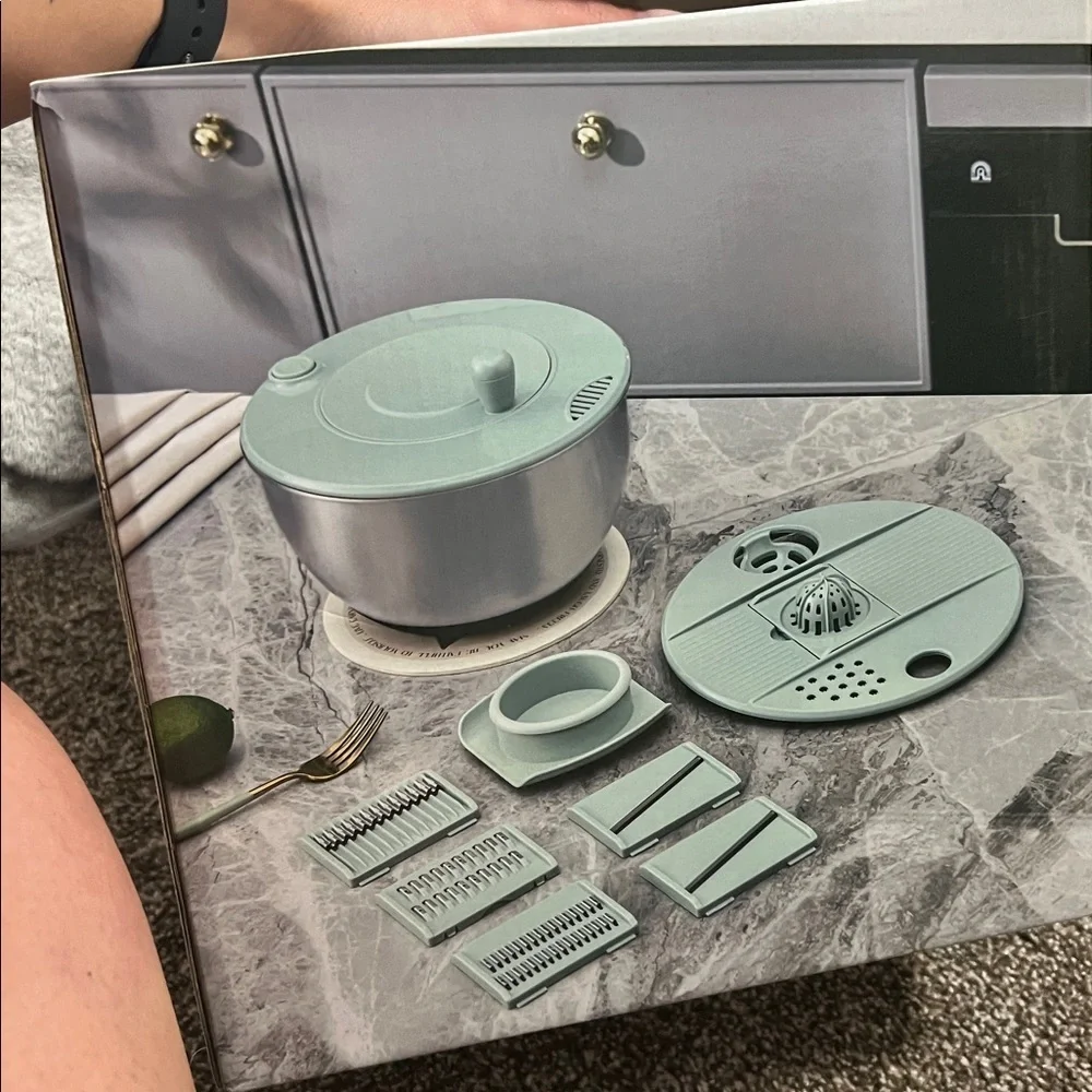 NEW Fancy Multi-Function Grater/Salad Spinner